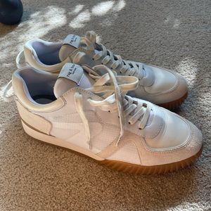 Rag & Bone men’s white leather retro runner 2.0 sneaker. Size 10. (43)